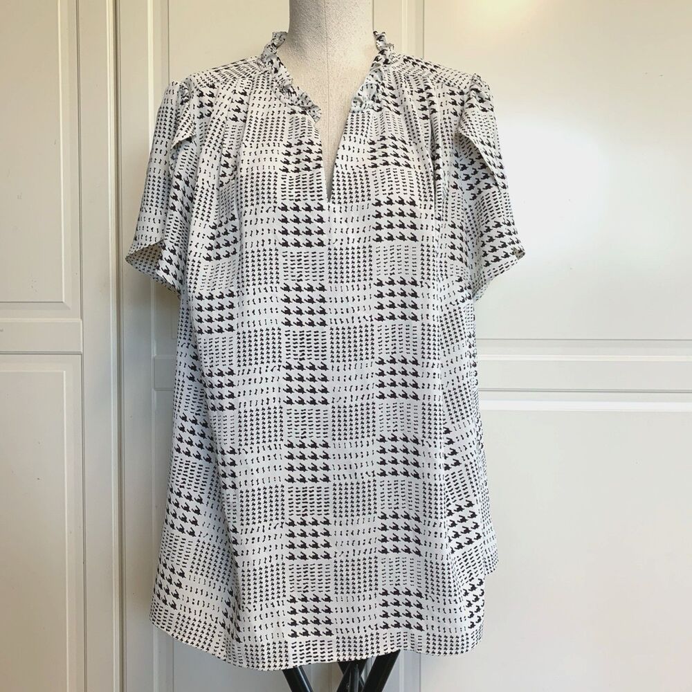 41 Hawthorn Ruffle V-Neck Short Sleeve Blouse Top Cream Black Size 1X